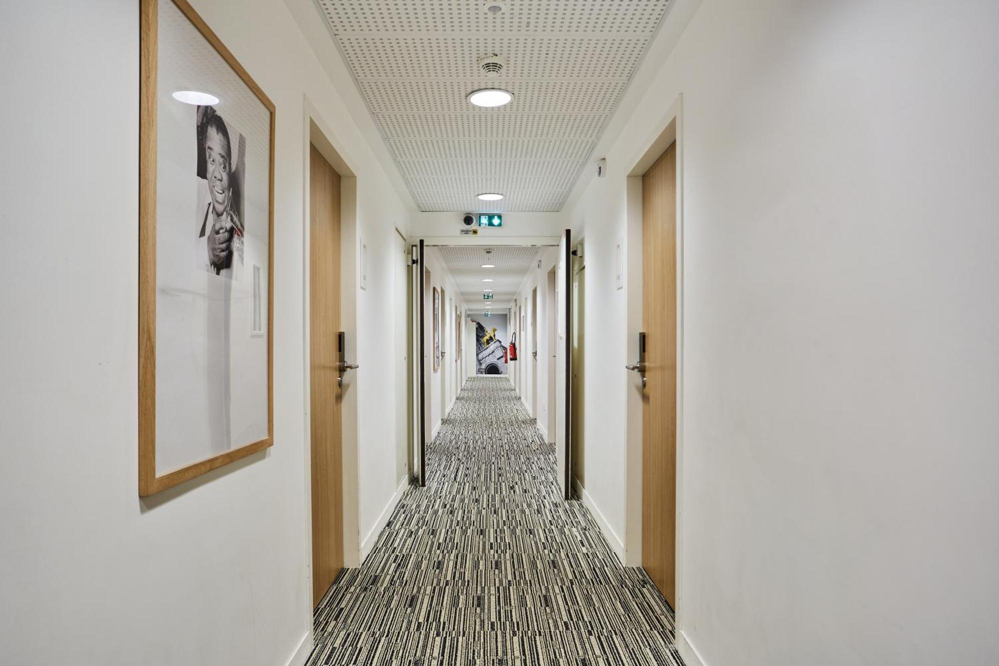 โอดาลี ซิตี้ ปารีส มงมาร์ทร์ Aparthotel ภายนอก รูปภาพ
