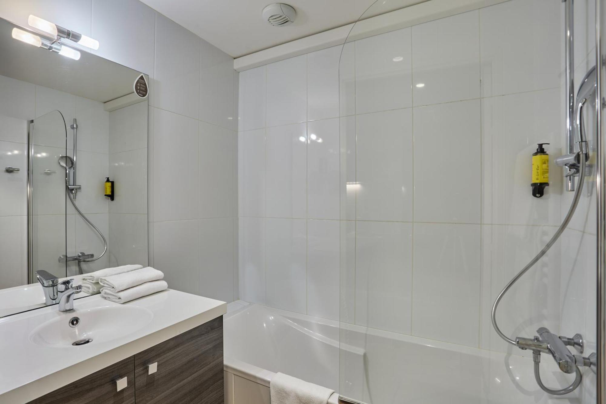 โอดาลี ซิตี้ ปารีส มงมาร์ทร์ Aparthotel ภายนอก รูปภาพ